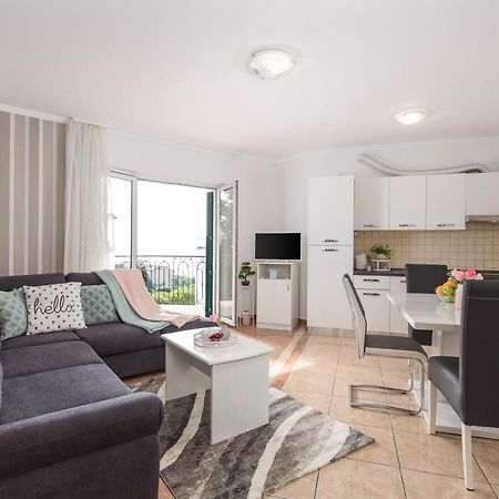 Summer Breeze Apartment With A Pool Opatija Bagian luar foto