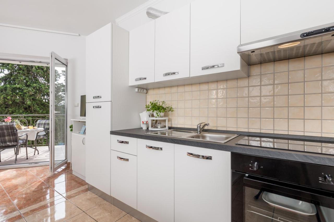 Summer Breeze Apartment With A Pool Opatija Bagian luar foto
