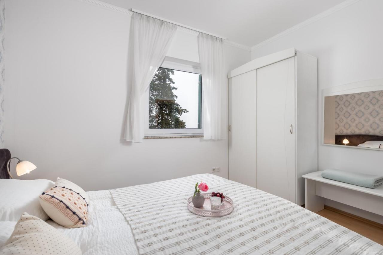 Summer Breeze Apartment With A Pool Opatija Bagian luar foto