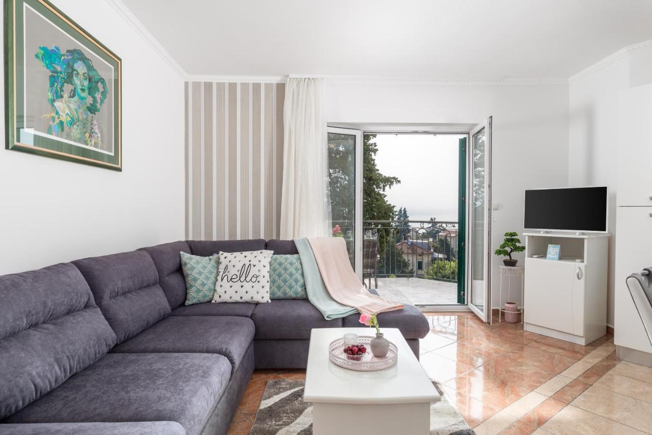 Summer Breeze Apartment With A Pool Opatija Bagian luar foto