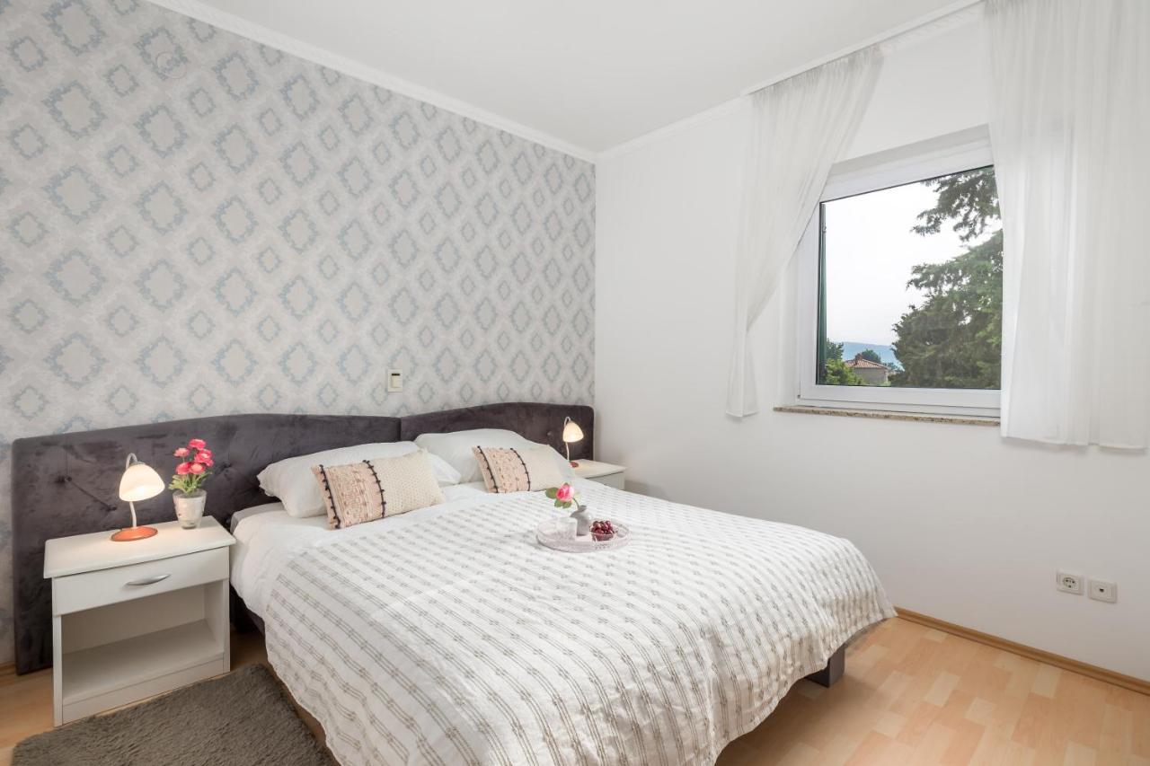 Summer Breeze Apartment With A Pool Opatija Bagian luar foto