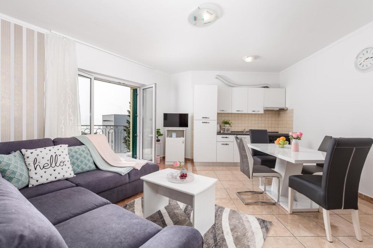 Summer Breeze Apartment With A Pool Opatija Bagian luar foto