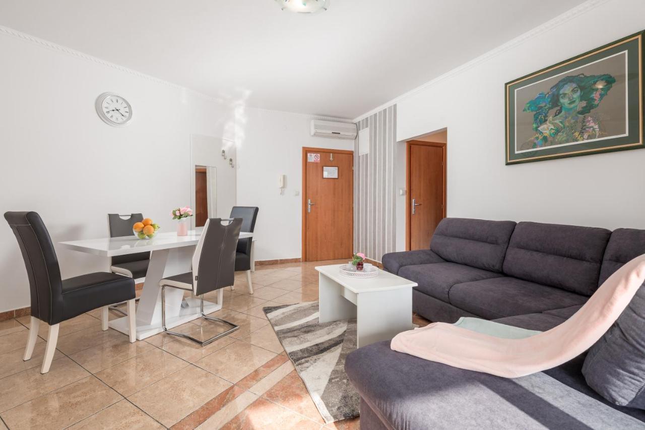 Summer Breeze Apartment With A Pool Opatija Bagian luar foto
